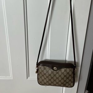 Authentic Gucci Supreme Coated Canvas Crossbody handbag